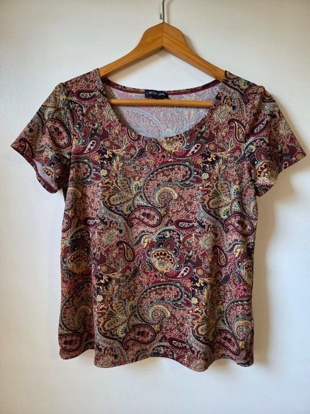 EUC NOTATIONS PETITE PAISLEY BOHO TEE SIZE M PETITE